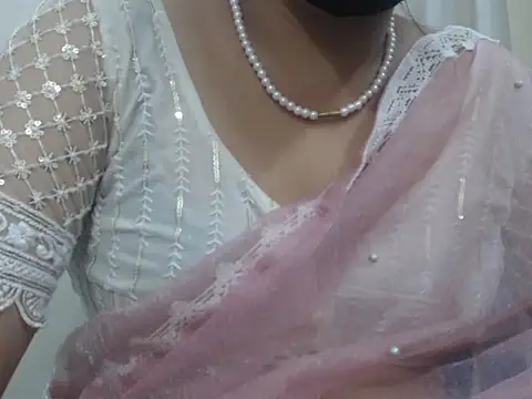 lovely_siri_23 - Lovely_Siri_23's free webcam - UK Sex Cams