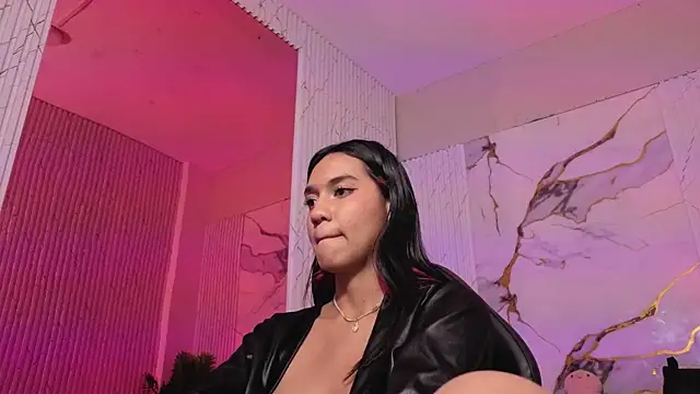 artemiss_tay live cam on StripChat