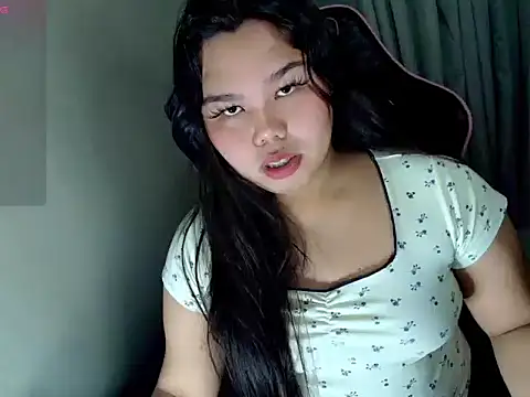urasian_prettyrica webcam