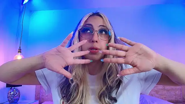 sweetlyundone webcam