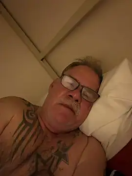 Caesar_Baxter webcam