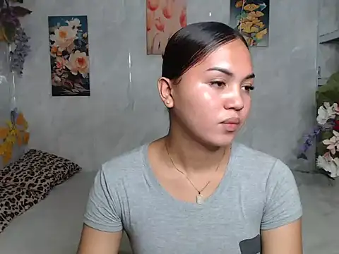 ur_asiankat webcam