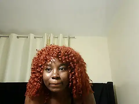 fineebonyroses live cam on StripChat