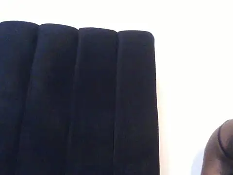 Cherrysexxi live cam on StripChat