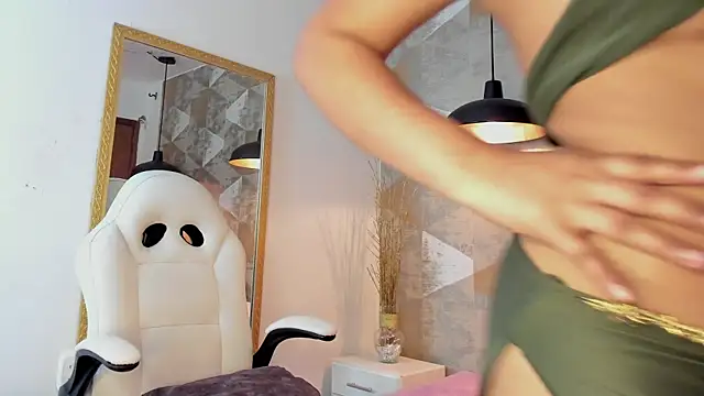 LalilaBrunettee webcam