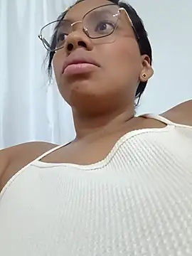 lia_mariana live cam on StripChat
