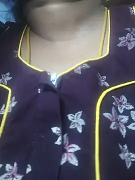 TAMIL_ELAKKIYA webcam