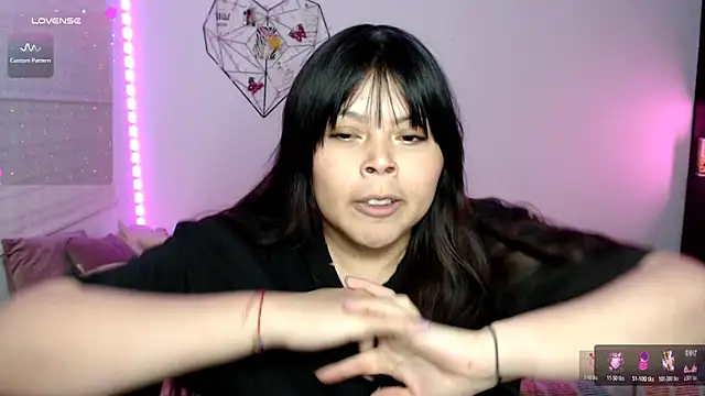 EllieMoonX webcam