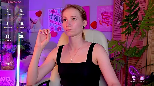 Megan_Rodgers webcam