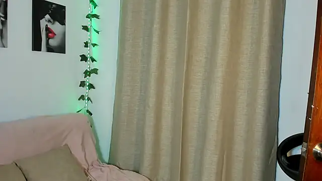 Rebeca_Marchetti webcam