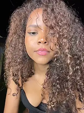 CurlyOopsieXXX webcam