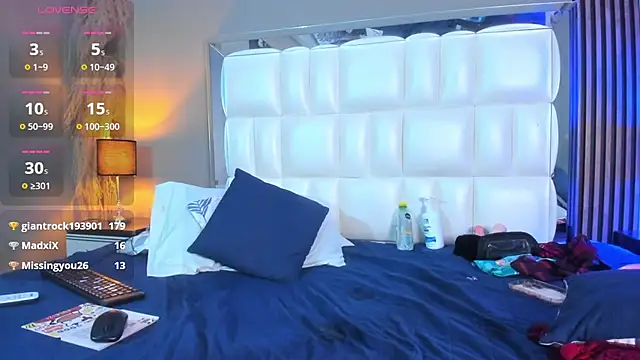 MILF_AURORA webcam