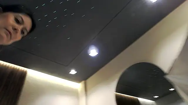 Luna_Valkyrie webcam