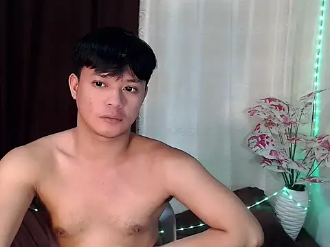 kingdomcum96 live cam on StripChat