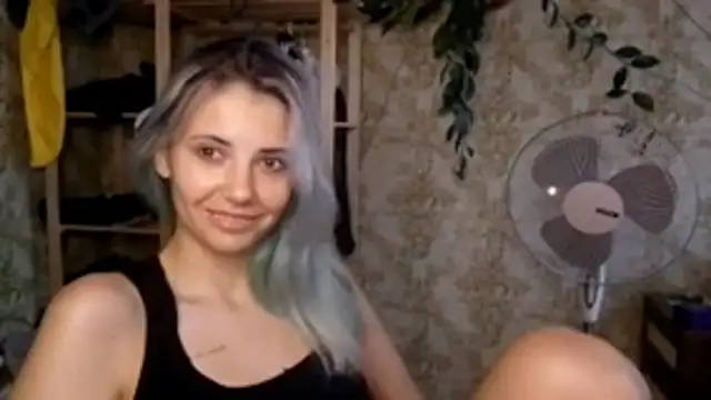Helen18glo webcam