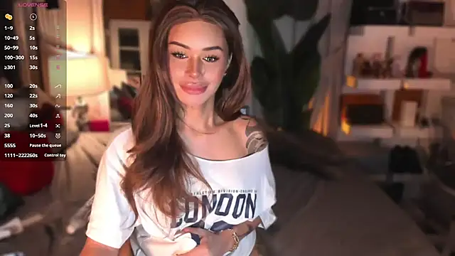 ParisianDoll webcam