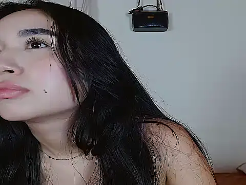 SiennaLorens webcam