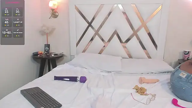 Sky_Collins_ webcam