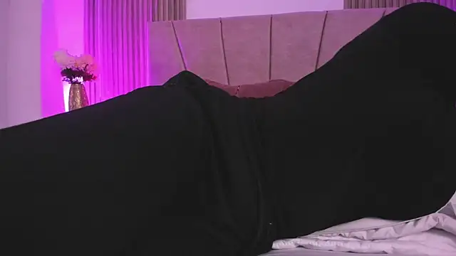Victoria_Beaumont webcam