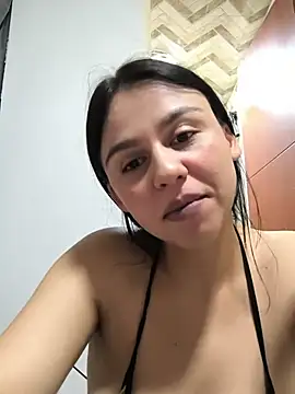 Daniela-rosee live cam on StripChat
