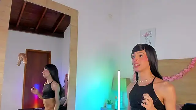 LaraRous live cam on StripChat