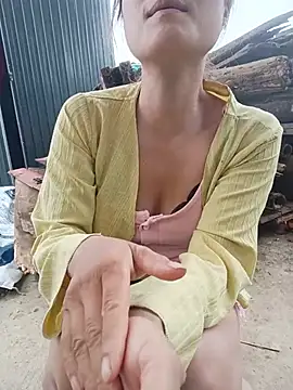 Linda-yiyi webcam