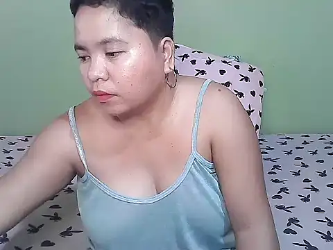 hotpussyxxx33x webcam