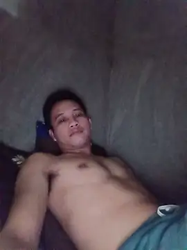 YourAsianSlave webcam