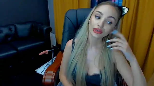 HaleySweet18 webcam