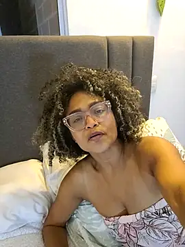 biiancaestradaa (F milf) - Be my king