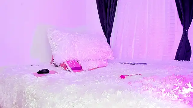 Juliet_Ember01 webcam