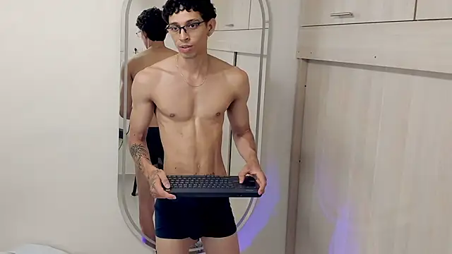Mheysam_Youngerx webcam