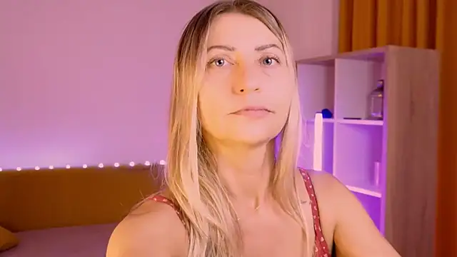 ZoeGrant webcam
