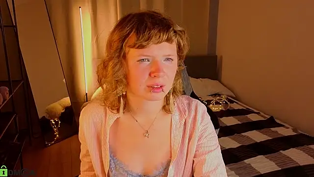 VioletDesiree webcam