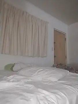 THEBEDroomdoOR webcam
