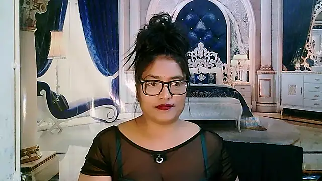 IndiaBlackPanther live cam on StripChat
