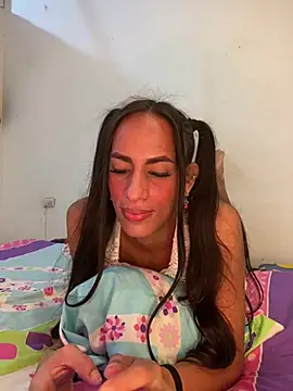 AlexaWarner webcam