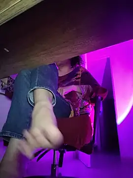 Miss_Carmilla webcam