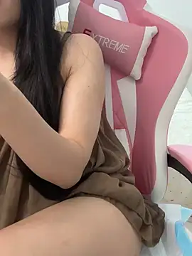 Lilyy_babyy webcam