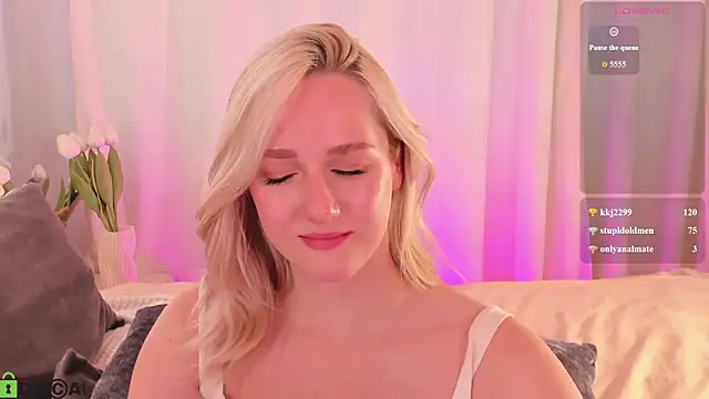 Chloe-Deccer webcam