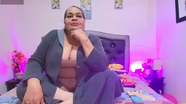 QueenMatturex webcam
