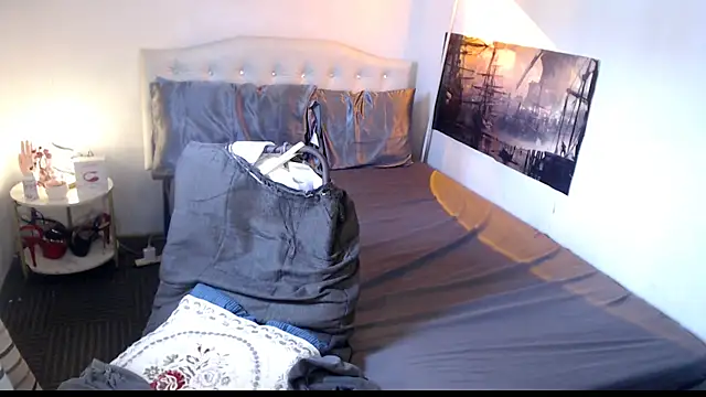 NinaDOM4CUM webcam