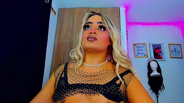 Amber_bigdick22 webcam