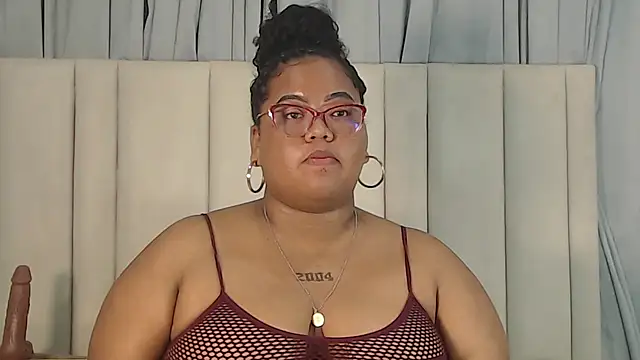 AlishaMonroe_ webcam
