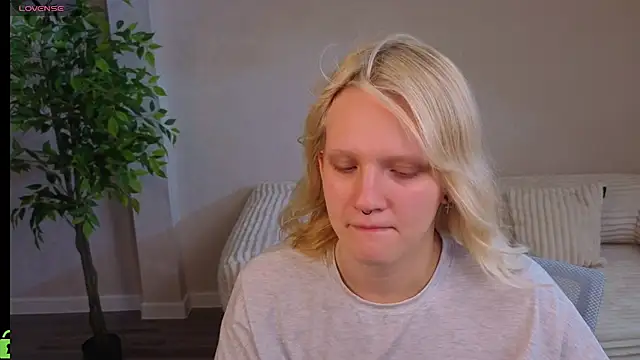Lilly_Jhonass webcam