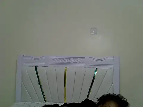PetiteNoirrr webcam