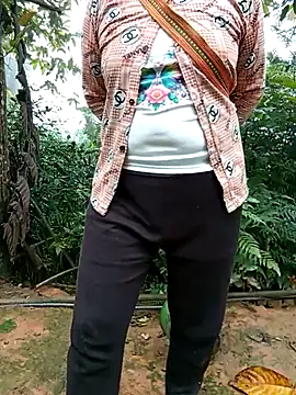 tuyet-nhi webcam