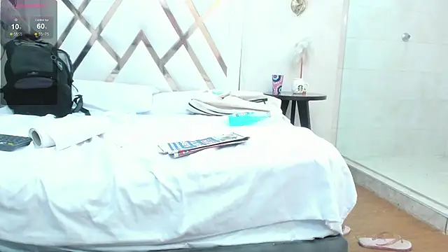 Sky_Collins_ webcam