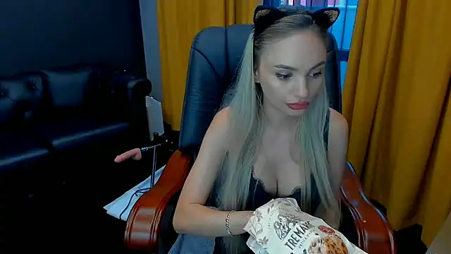 HaleySweet18 webcam