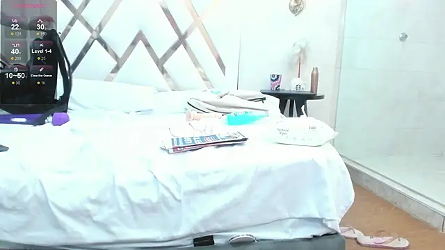 Sky_Collins_ webcam